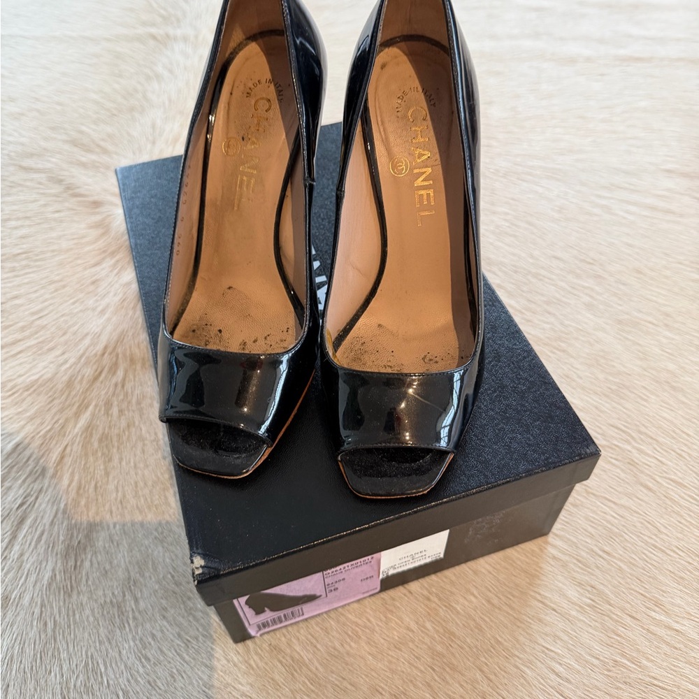 CHANEL Glossy Black Open-Toe Heels